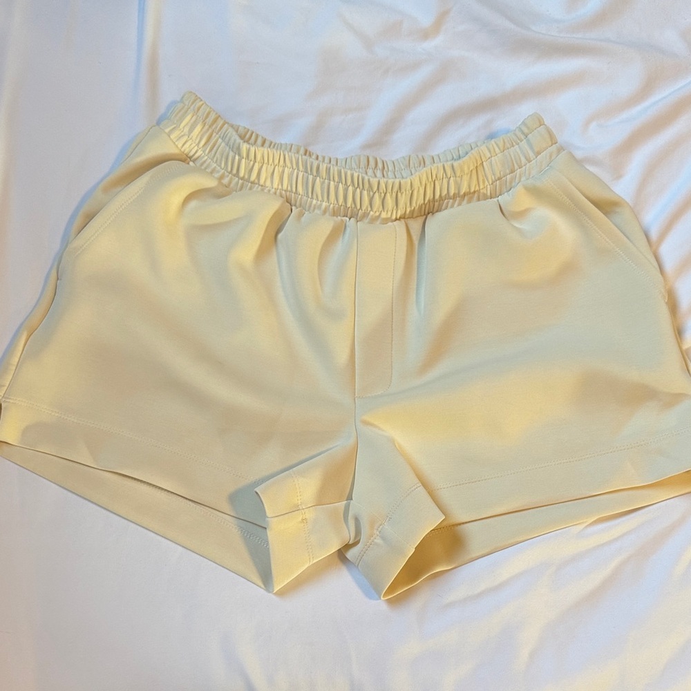 Women's Cream Shorts